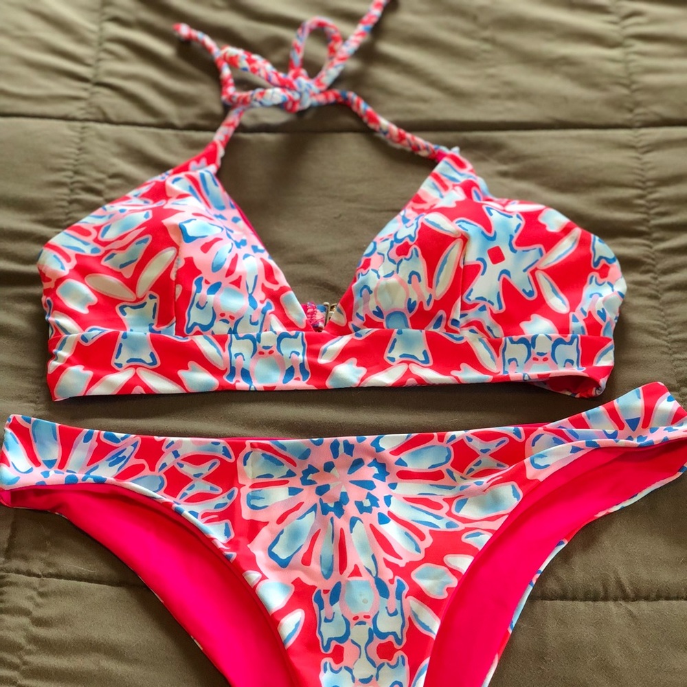 NWT vibrant pink floral bikini!